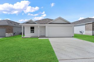 New construction Single-Family house 720 Horsetail Ln, New Braunfels, TX 78130 - image