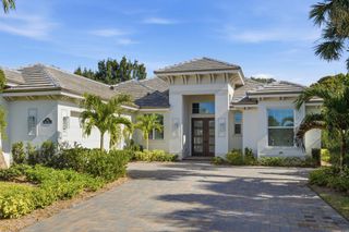 New construction Single-Family house 204 Strand Sq, Vero Beach, FL 32963 plan Oceanic Grande - image