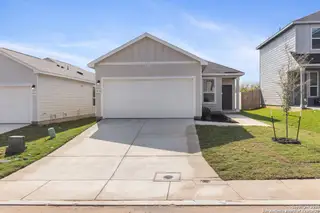 New construction Single-Family house 5126 Big Oak Run, Elmendorf, TX 78112 - image