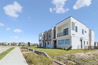 New construction Townhouse house 4035 Bel Air Blvd, Sherman, TX 75090 - image