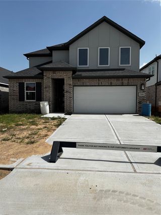 New construction Single-Family house 7510 Happiness Pass, Richmond, TX 77469 plan Walnut - image