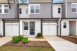 New construction Townhouse house 6025 Longar Ln, Charlotte, NC 28269 - image