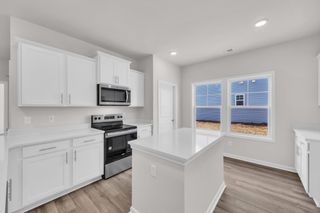 New construction Single-Family house 30 Oystercatcher Ct, Sumter, SC 29150 - image