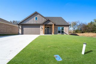 New construction Single-Family house 304 Kelcey Ct, Trenton, TX 75490 - image
