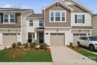 New construction Townhouse house 6019 Mallow Crossing Ln, Charlotte, NC 28213 - image