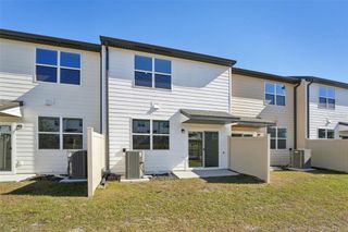 New construction Townhouse house 14891 Lucca Wy, Dade City, FL 33523 - image
