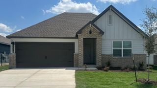 New construction Single-Family house 124 Little Green Trl, Jarrell, TX 76537 plan Texas Cali - image