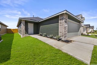 New construction Single-Family house 16035 Mahogany Wy, Elmendorf, TX 78112 plan The Barton - image