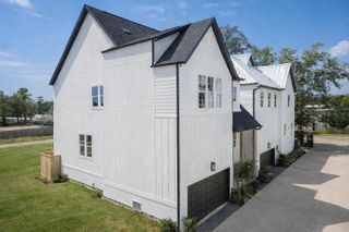 New construction Single-Family house 11069 Chatterton Dr, Houston, TX 77043 - image