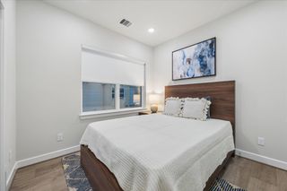 New construction Townhouse house 6340 Paddington Bend Dr, Houston, TX 77008 - image