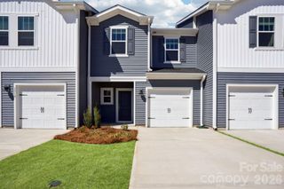 New construction Townhouse house 9044 Foggy Brook Lp, Charlotte, NC 28216 - image