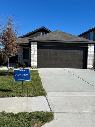 New construction Single-Family house 1318 Gamma Grass Dr, Crosby, TX 77532 plan Pinehollow - image