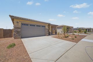 New construction Single-Family house 8224 N 174th Ln, Waddell, AZ 85355 plan Granite Vista Avanti - Plan 2028 - image