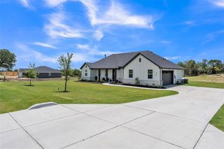 New construction Single-Family house 2004 Willy Dilly Rd, Springtown, TX 76082 - image