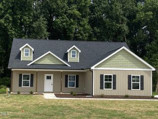New construction Single-Family house 109 Chester Pl, Pikeville, NC 27863 plan McKenzie F - image
