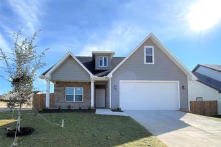 New construction Single-Family house 716 Taliaferro Trail, Springtown, TX 76082 - photo