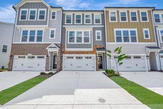 New construction Townhouse house 10027 Secluded Garden Dr, Apex, NC 27523 plan Hyde Park - image