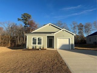 New construction Single-Family house 588 Wicklow Ln, Raeford, NC 28376 - image