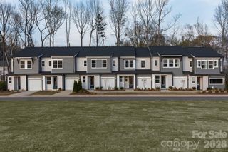 New construction Townhouse house 6029 Longar Ln, Charlotte, NC 28269 plan Hanover - image