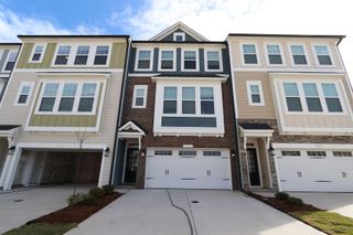 New construction Townhouse house 10040 Secluded Garden Dr, Apex, NC 27523 plan Hyde Park - image