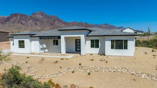 New construction Single-Family house 723 N Moon Rd, Apache Junction, AZ 85119 Plan 2450- photo