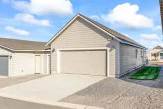 New construction Single-Family house 4008 Sw Obsidian Pl, Redmond, OR 97756 plan Astoria - image