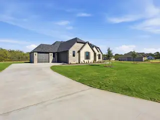 New construction Single-Family house 1113 Silver Sage Trl, Weatherford, TX 76085 - image