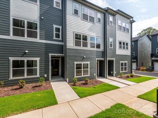 New construction Townhouse house 6009 Pivot Ct, Charlotte, NC 28205 - image