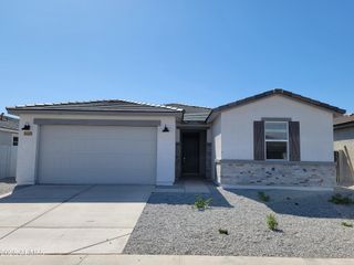 New construction Single-Family house 24457 W Siesta Dr, Buckeye, AZ 85326 plan Lark - image