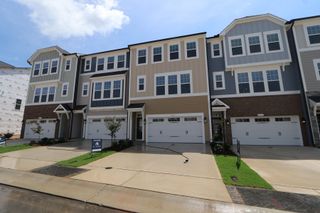 New construction Townhouse house 10016 Secluded Garden Dr, Apex, NC 27523 plan Hyde Park - image