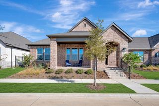 New construction Single-Family house 2085 Pine Grove Ln, Arlington, TX 76005 plan The Middlebrook - image