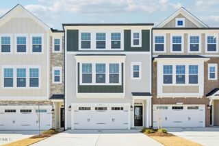 New construction Townhouse house 10017 Secluded Garden Dr, Unit 166, Apex, NC 27523 - image
