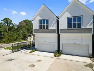 New construction Single-Family house 5625 Azores, Houston, TX 77091 - image