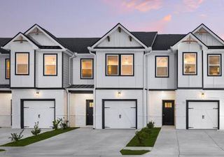 New construction Townhouse house 5256 Magnolia Grove Wy, Gainesville, GA 30504 - image