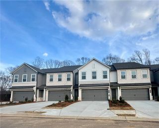 New construction Townhouse house 5475 Allegro Ln, Flowery Branch, GA 30542 - image