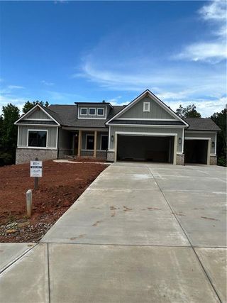 New construction Single-Family house 87 River Rdg Walk, Monroe, GA 30656 plan (GA) Everett A.3 3 Front Entry - image