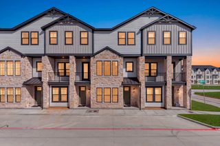 New construction Townhouse house 1004 Comfort Dr, Plano, TX 75075 plan Davis - image