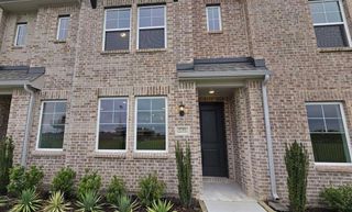 New construction Townhouse house 5720 Lakeview Dr, Watauga, TX 76148 - image