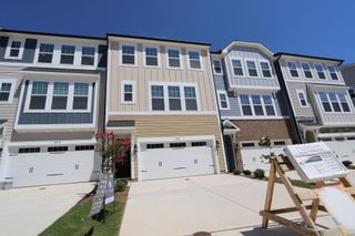 New construction Townhouse house 10016 Secluded Garden Dr, Apex, NC 27523 plan Hyde Park - image