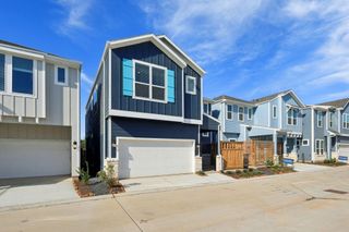 New construction Single-Family house 715 Topwater Trl, Kemah, TX 77565 plan The Retreat (2038) - image