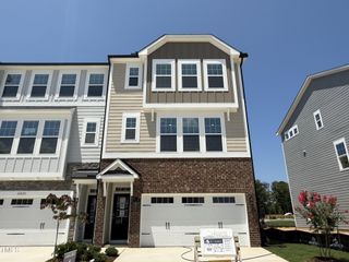 New construction Townhouse house 10011 Secluded Gdn Dr, Unit 169, Apex, NC 27523 - image