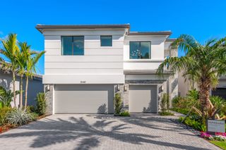 New construction Single-Family house 20410 Grand Cascade Ave, Boca Raton, FL 33434 plan Honolulu - image