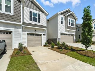 New construction Townhouse house 7539 Hodges Meadow Ln, Charlotte, NC 28213 - image