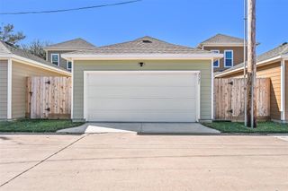 New construction Single-Family house 2521 S Houston Ave, Pearland, TX 77581 - image