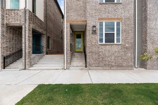 New construction  house 925 Heights Wy, Plano, TX 75075 plan Birmingham II - image