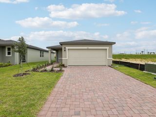 New construction Single-Family house 727 Trailhead Point Dr, Lake Hamilton, FL 33844 plan Acadia - image