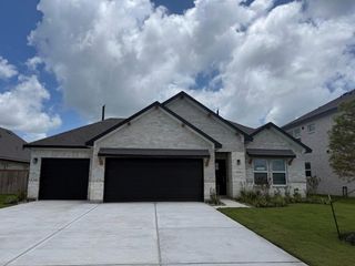New construction Single-Family house 8314 Amethyst Valley Ln, Angleton, TX 77515 - image