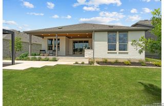 New construction Single-Family house 613 Dayflower Ln, New Braunfels, TX 78132 plan Prestige - image