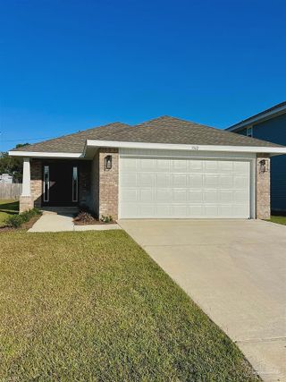 New construction Single-Family house 3327 Bliss Ln, Cantonment, FL 32533 plan 1317 - image