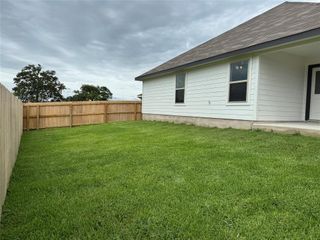 New construction Single-Family house 912 Legrand St, Brenham, TX 77833 plan Everett - image